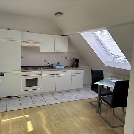 Kuschelige Dachgeschosswohnung Am Clarapark Lipcse Kültér fotó