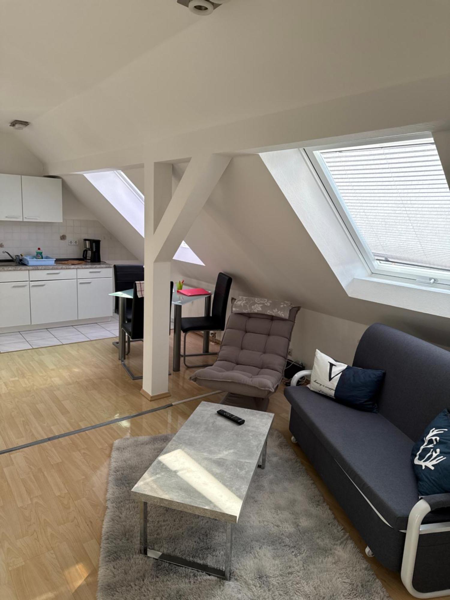 Kuschelige Dachgeschosswohnung Am Clarapark Lipcse Kültér fotó