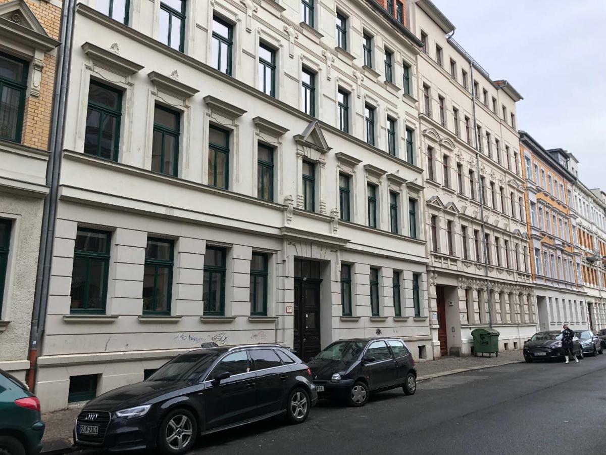 Kuschelige Dachgeschosswohnung Am Clarapark Lipcse Kültér fotó