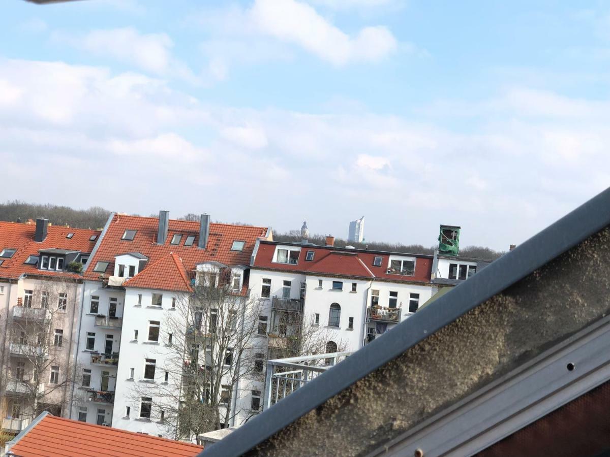 Kuschelige Dachgeschosswohnung Am Clarapark Lipcse Kültér fotó